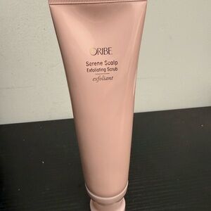 Oribe Serene Scalp Exfoliating Scrub in Soft Pink